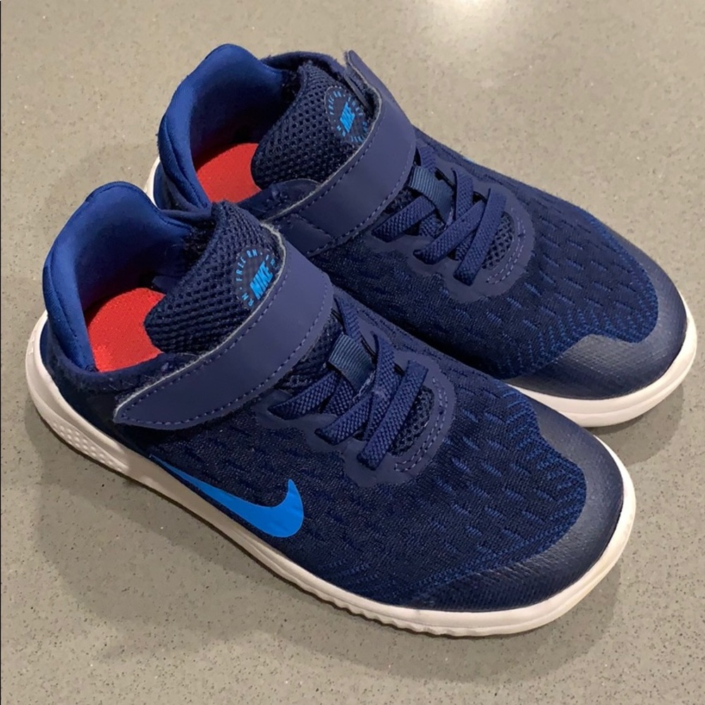 Boys nike free run sneaker